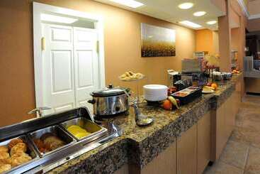 هتل La Quinta By Wyndham Springfield South