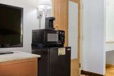 هتل La Quinta By Wyndham Springfield South