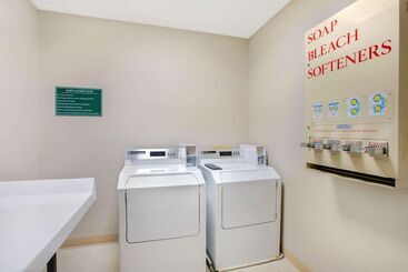 هتل La Quinta By Wyndham Springfield South