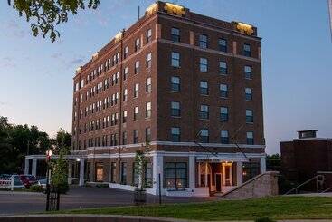 هتل Landmark Inn