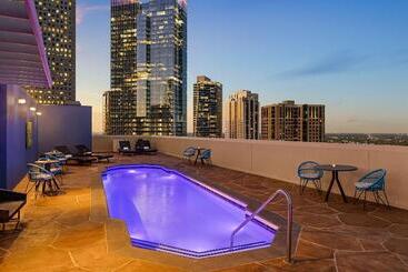 Magnolia Hotel Houston, A Tribute Portfolio