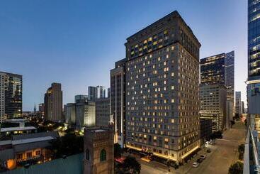 Magnolia Hotel Houston, A Tribute Portfolio