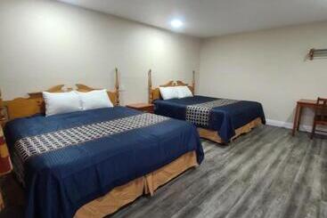 هتل Majestic Inn & Suites
