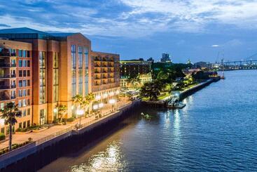 هتل Marriott Savannah Riverfront