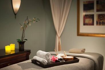 هتل Marriott Savannah Riverfront