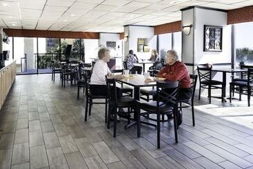 هتل Monterey Bay Suites