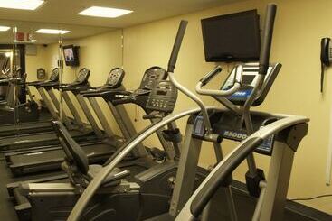 هتل Monterey Bay Suites