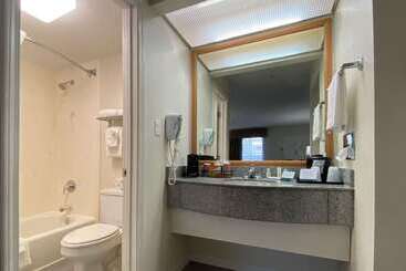 هتل Quality Inn Branson  Hwy 76 Central