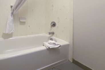 هتل Quality Inn Branson  Hwy 76 Central