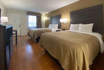 هتل Quality Inn Branson  Hwy 76 Central