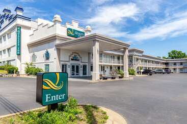 هتل Quality Inn Branson  Hwy 76 Central