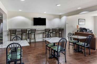 هتل Quality Inn & Suites Longview I20