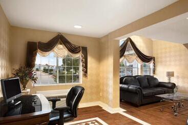 هتل Quality Inn & Suites Longview I20