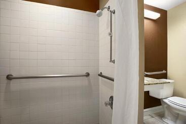 هتل Quality Inn & Suites Longview I20