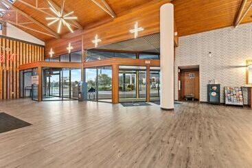 هتل Ramada By Wyndham Cedar City