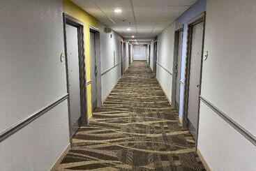 هتل Best Western Louisville Airport Expo