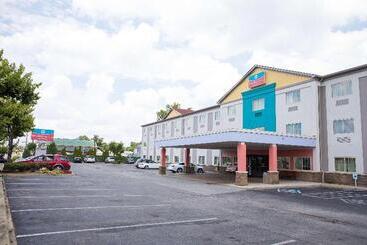 هتل Best Western Louisville Airport Expo