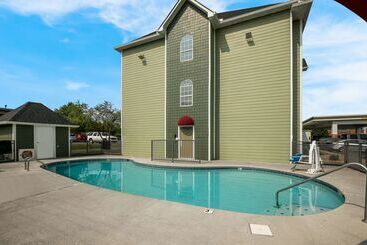 Surestay Plus Hotel By Best Western Sevierville