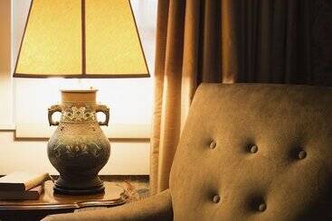 هتل The 1770 House Restaurant & Inn