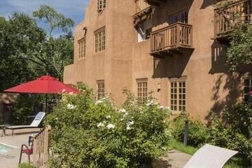 هتل The Hacienda & Spa