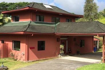 هتل The Inn At Kulaniapia Falls