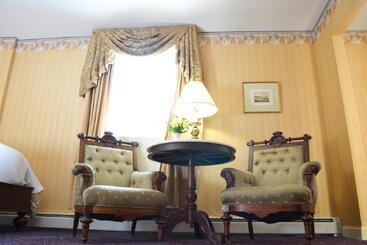 هتل The Inn At Saratoga