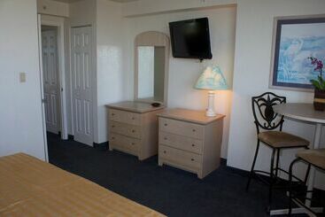هتل The Suites At Americano Beach
