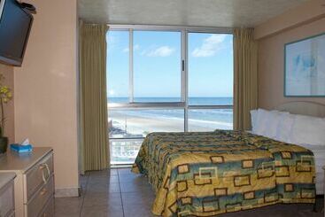 هتل The Suites At Americano Beach