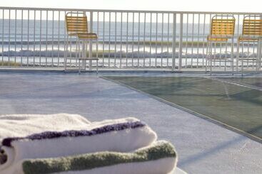 هتل The Suites At Americano Beach