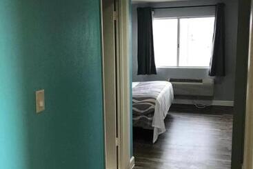 هتل Valued Stay Madison