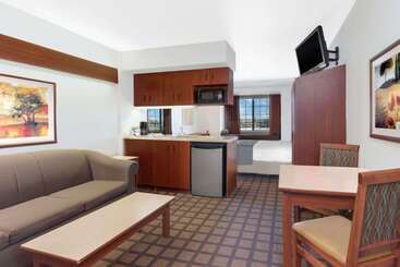 Microtel Inn & Suites By Wyndham Rapid City