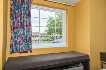 Microtel Inn & Suites By Wyndham Riverside