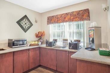 Microtel Inn And Suites   Salisbury