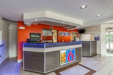 Motel 6 Charlotte, Nc   University