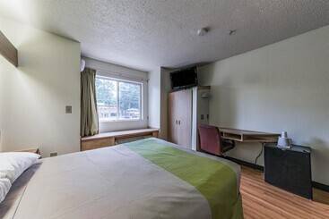 Motel 6 Charlotte, Nc University