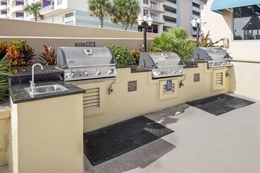 استراحتگاه Hilton Vacation Club Daytona Beach Regency
