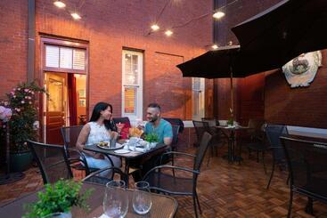 The Kendall Hotel At The Engine 7 Firehouse
