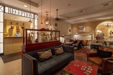 The Kendall Hotel At The Engine 7 Firehouse