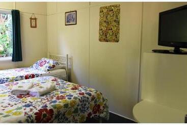 Coral Lodge Bed And Breakfast Inn