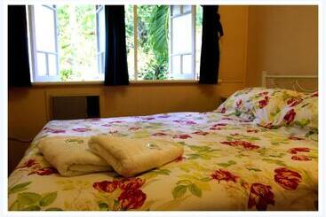 Coral Lodge Bed And Breakfast Inn