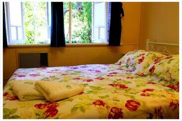 Coral Lodge Bed And Breakfast Inn