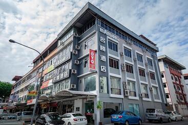 هتل Oyo 90055 Mansion Inn