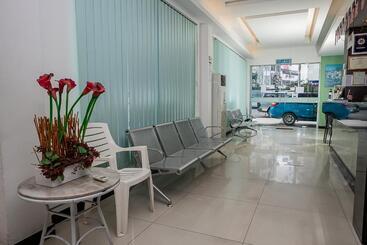 هتل Oyo 90055 Mansion Inn