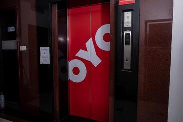 هتل Oyo 90055 Mansion Inn