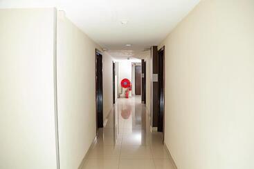 هتل Oyo 90055 Mansion Inn