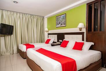 هتل Oyo 90055 Mansion Inn