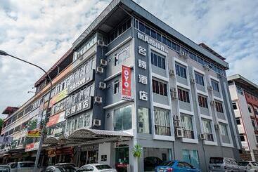 هتل Oyo 90055 Mansion Inn