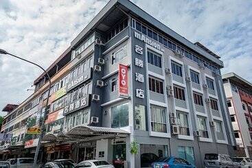 هتل Oyo 90055 Mansion Inn