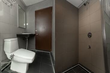 هتل Oyo 90055 Mansion Inn