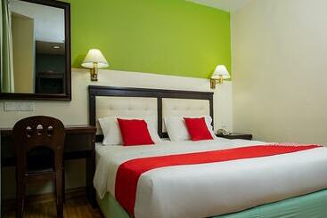 هتل Oyo 90055 Mansion Inn